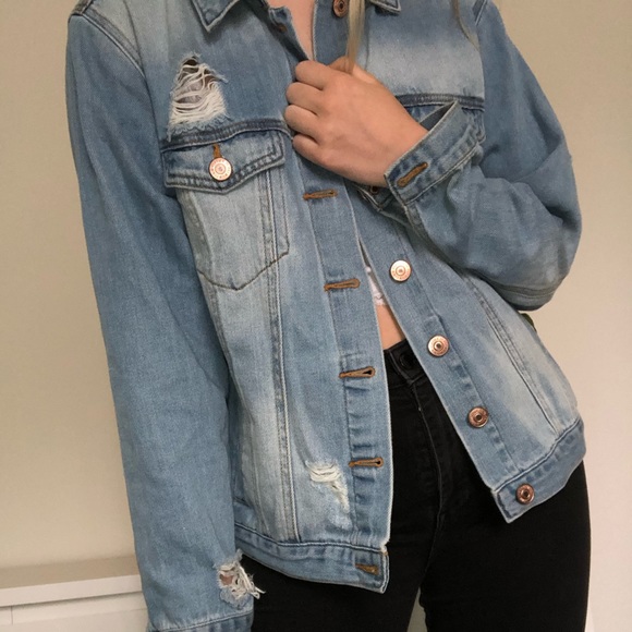 Denim jacket slightly distressed perfect condition - Picture 3 of 8